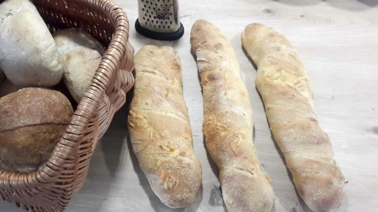 Käse Walnuss Baguette aus dem Holbackofen