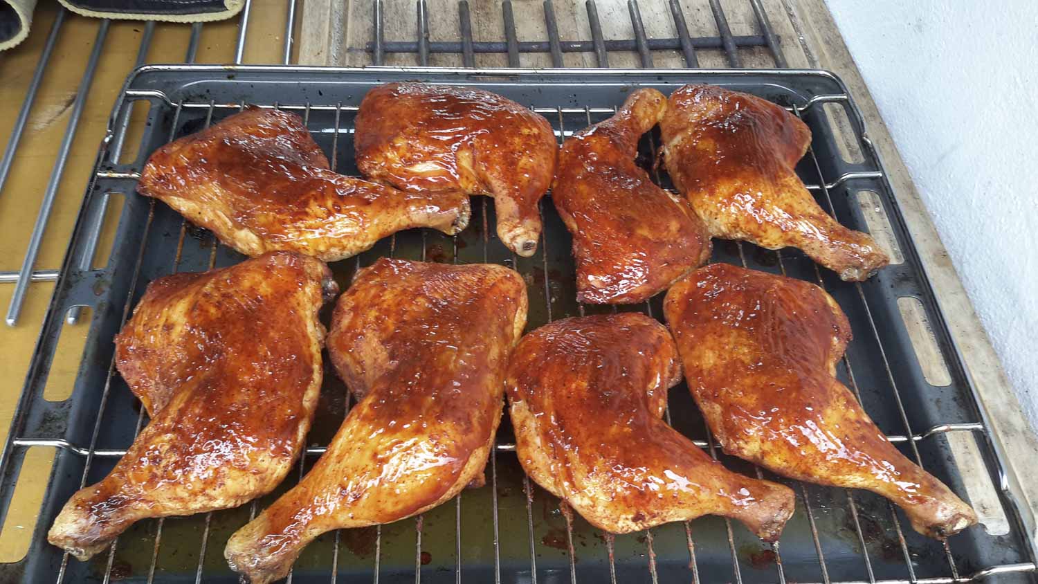 backen im holzbackofen brot kartoffelkuchen sparrips hähnchenkeulen rostbrätl dinetten nudelsalat bratkartoffeln