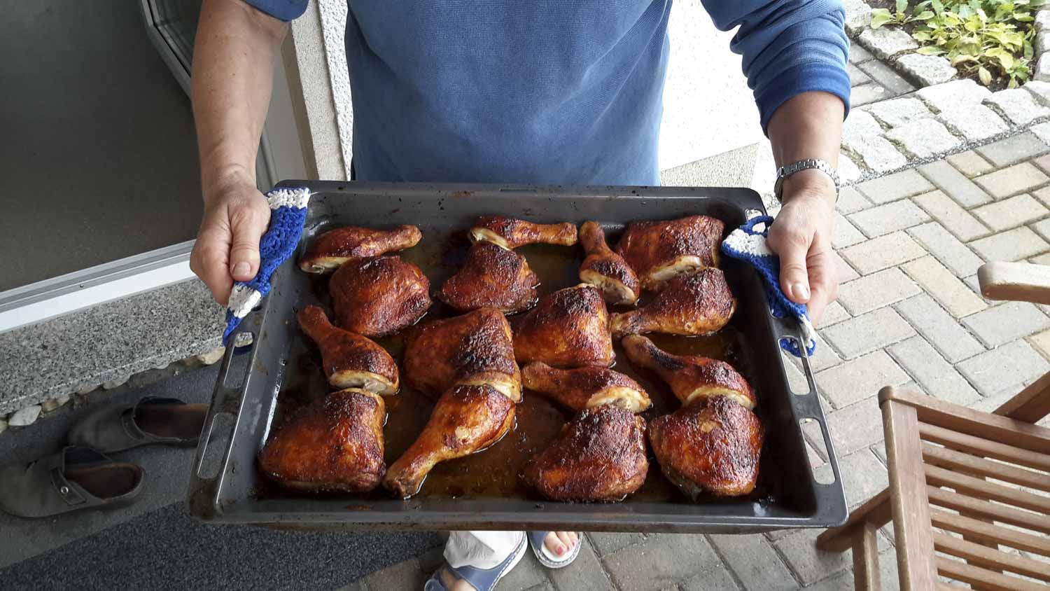 backen im holzbackofen brot kartoffelkuchen sparrips hähnchenkeulen rostbrätl dinetten nudelsalat bratkartoffeln