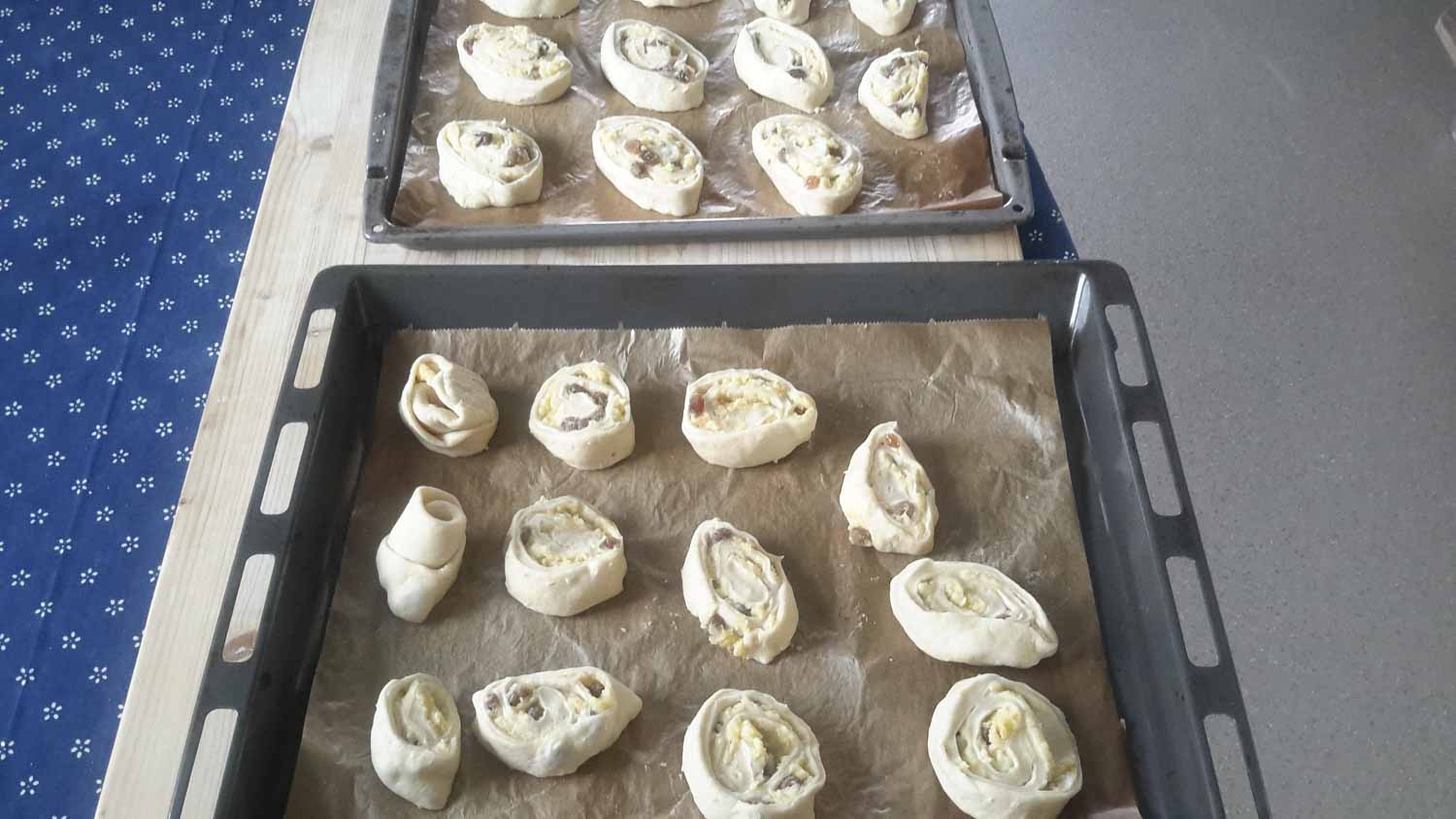 backen im holzbackofen brot kartoffelkuchen sparrips hähnchenkeulen rostbrätl dinetten nudelsalat bratkartoffeln